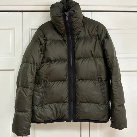 Lululemon Cloudscape olive green jacket - Picture 1 of 11